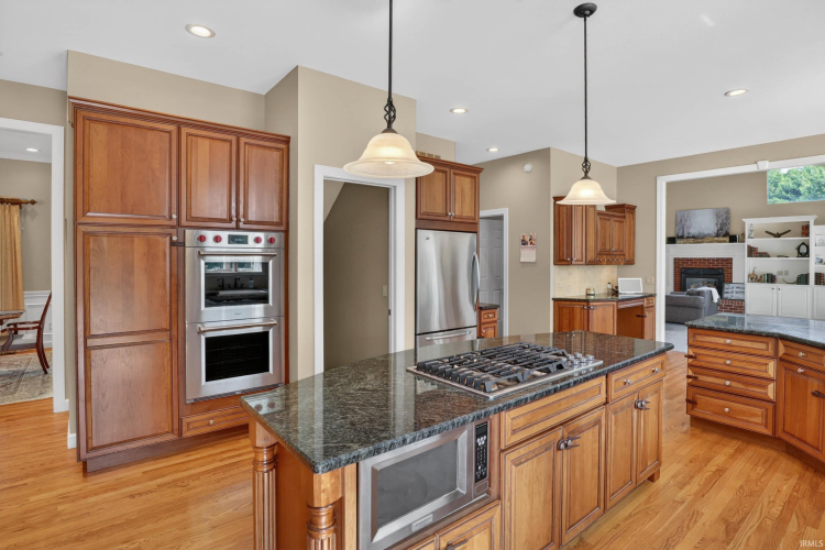 Listing Image 17