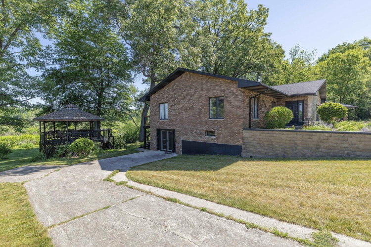 Listing Image 13