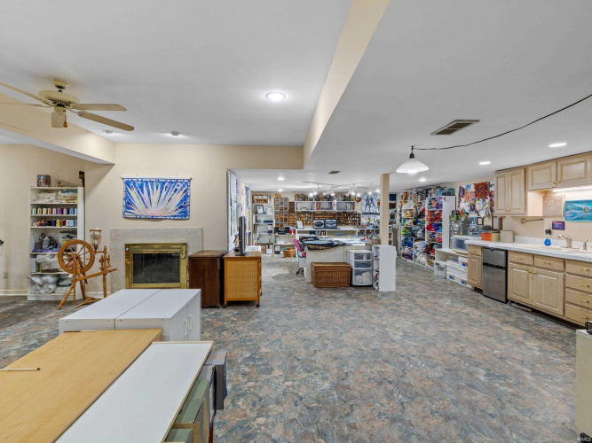 Listing Image 32