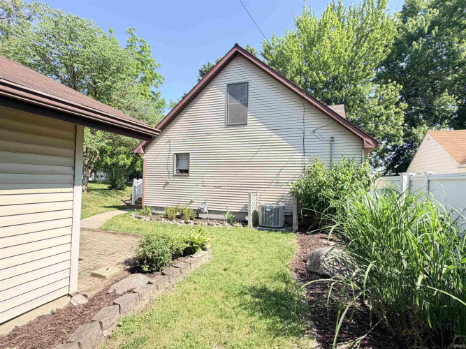 Listing Image 16