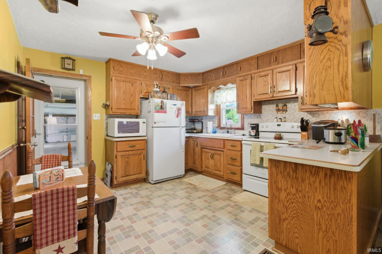Listing Image 11