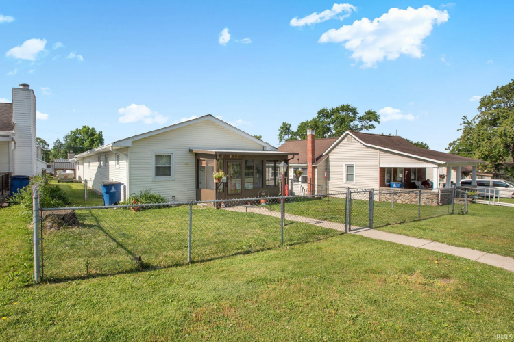 Listing Image 3