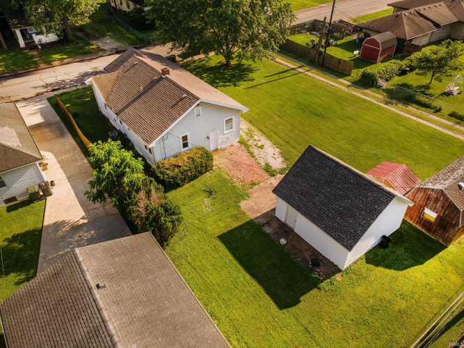 Listing Image 4