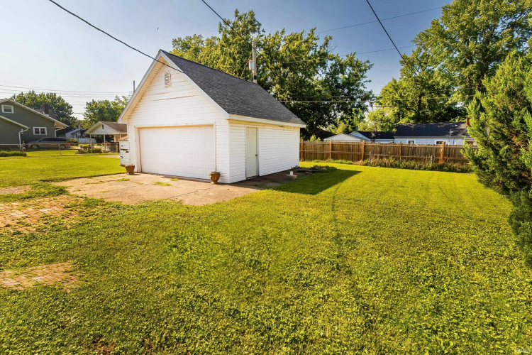 Listing Image 8