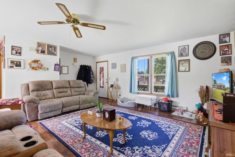 Listing Image 8