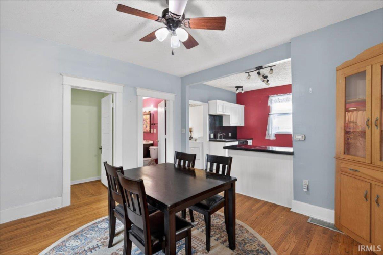 Listing Image 12