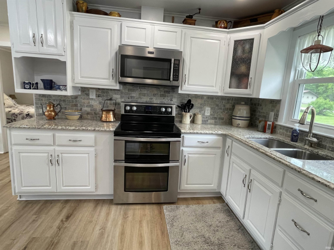 Listing Image 16