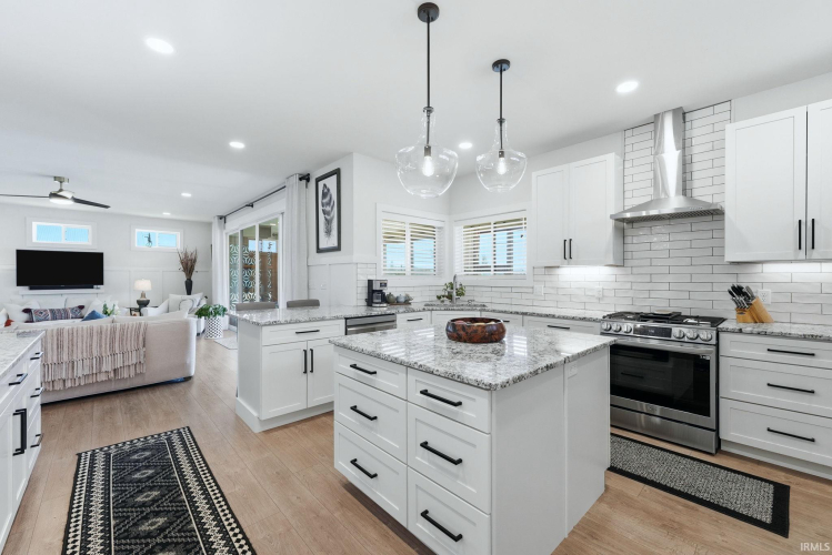 Listing Image 15