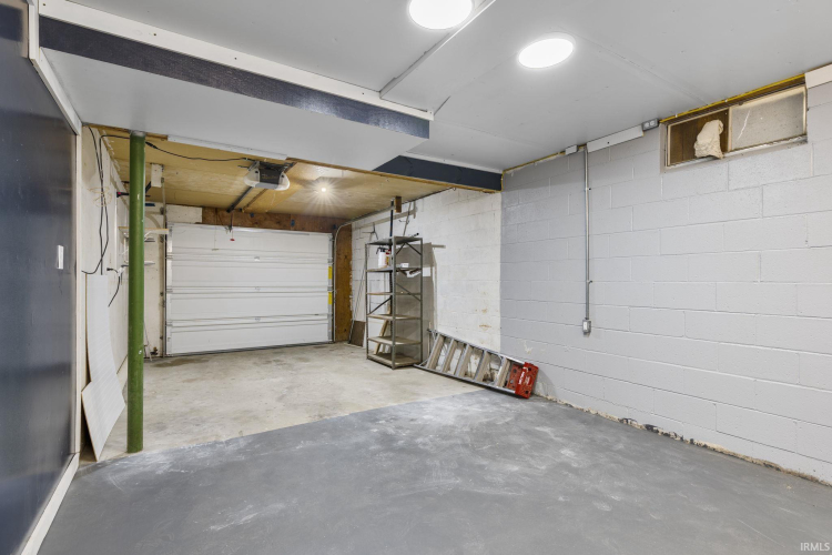 Listing Image 24