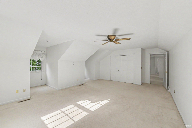 Listing Image 24