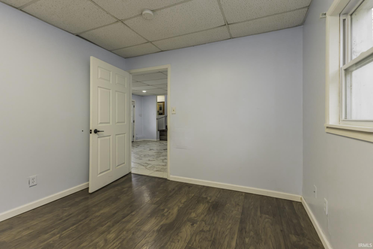 Listing Image 37