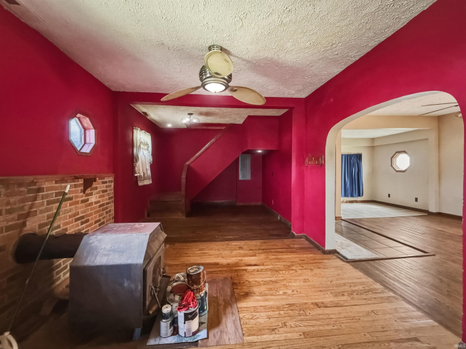 Listing Image 9