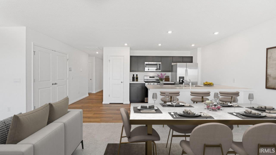 Listing Image 11