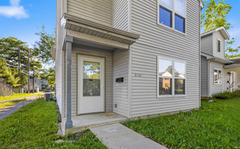 Listing Image 3