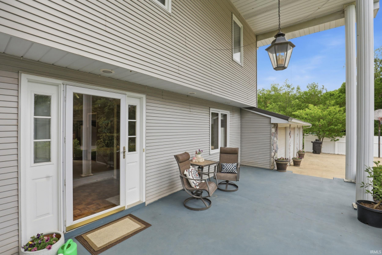 Listing Image 4