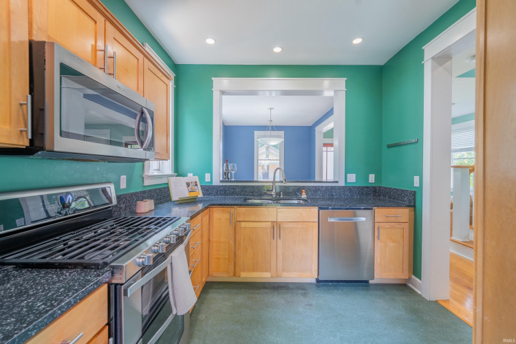 Listing Image 19