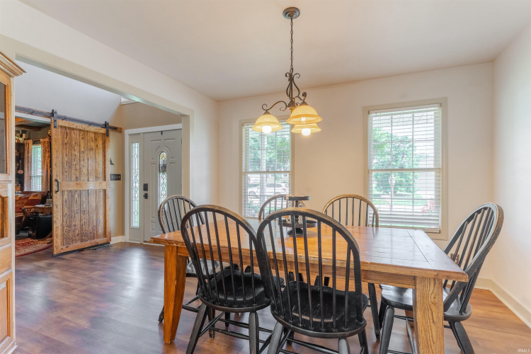 Listing Image 12