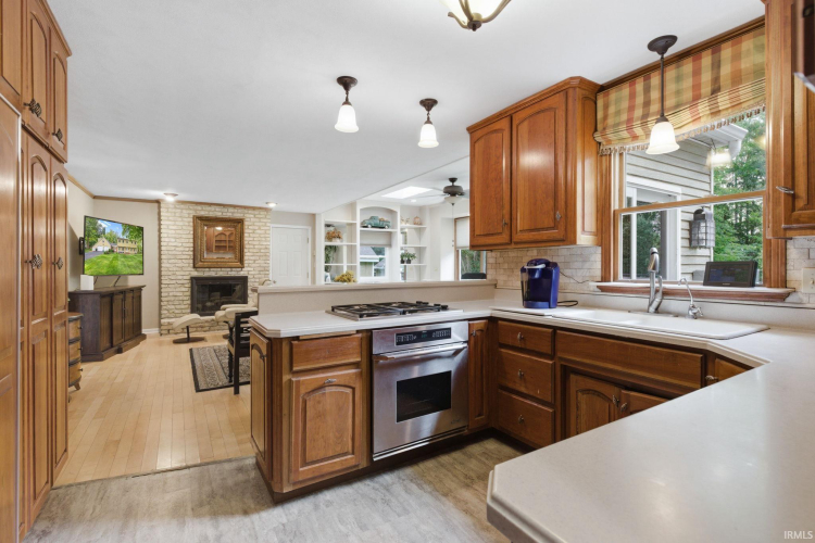 Listing Image 14