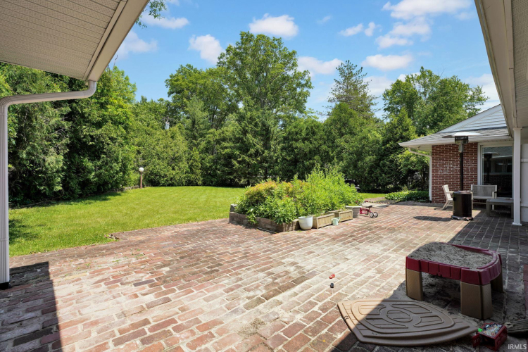 Listing Image 46
