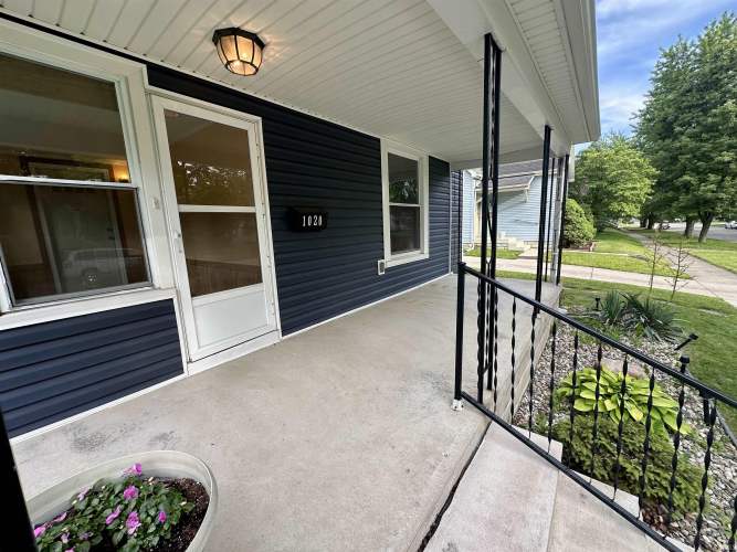 Listing Image 5
