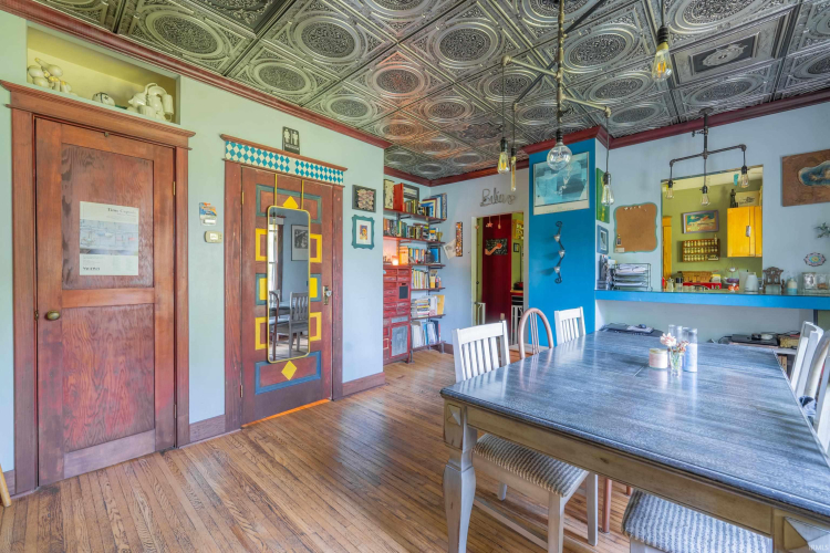 Listing Image 12