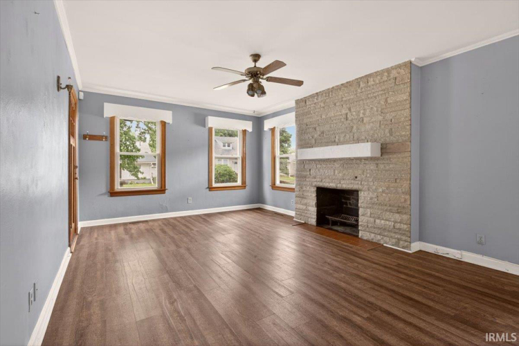 Listing Image 4