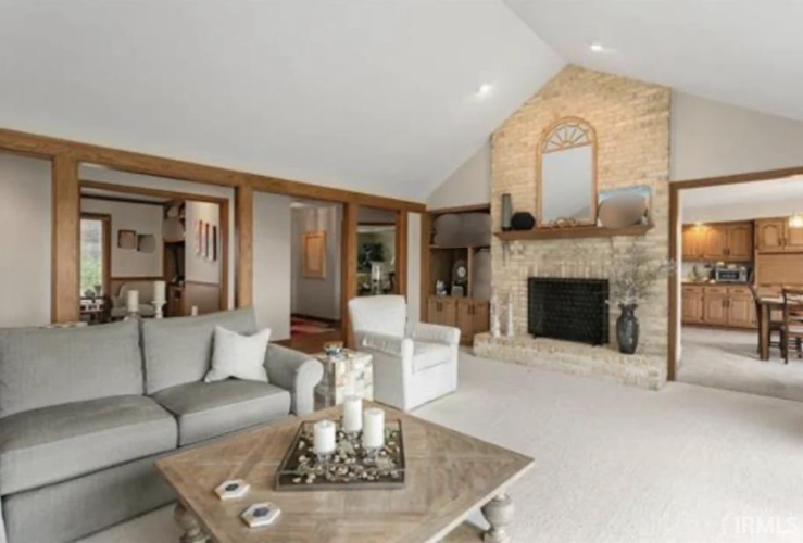Listing Image 11