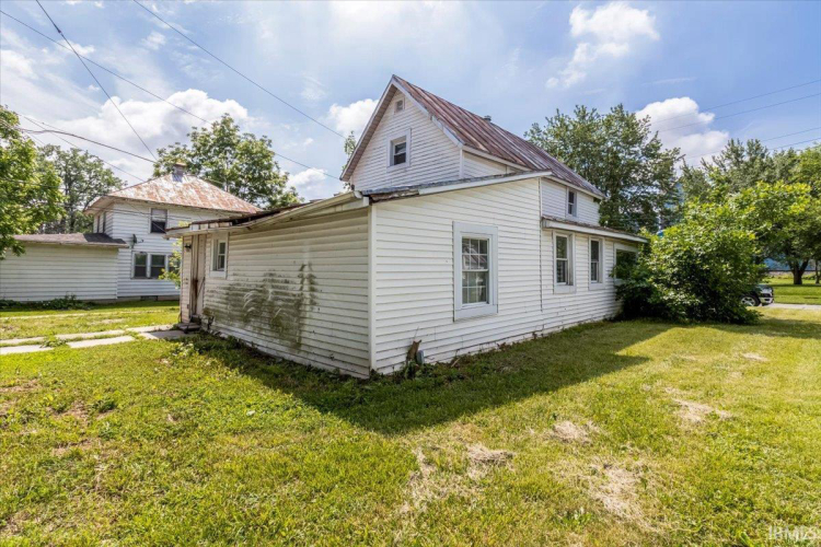 Listing Image 16