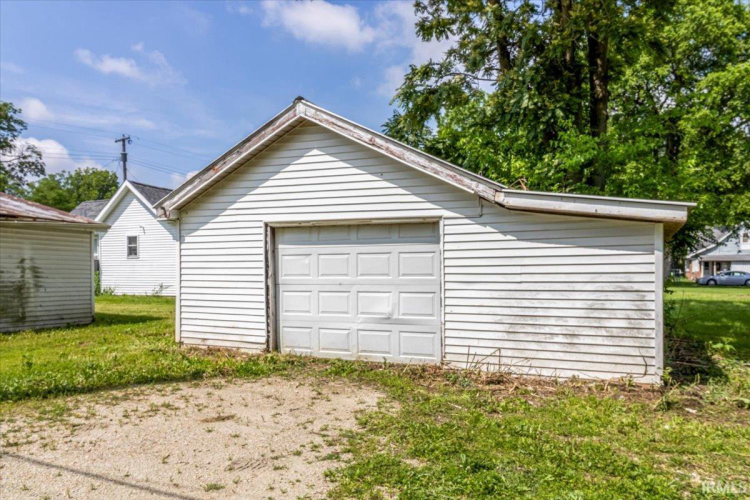 Listing Image 17
