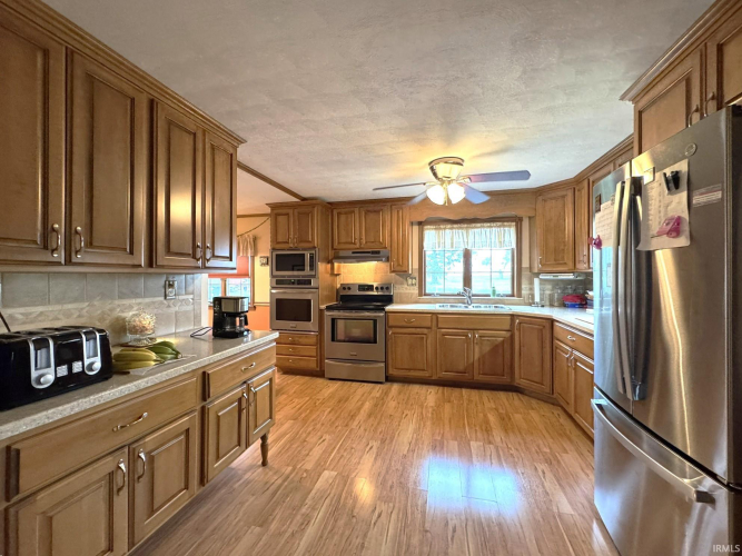 Listing Image 5