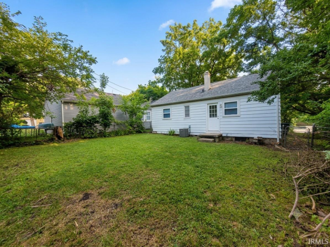 Listing Image 8