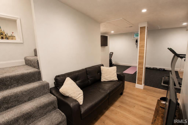 Listing Image 20