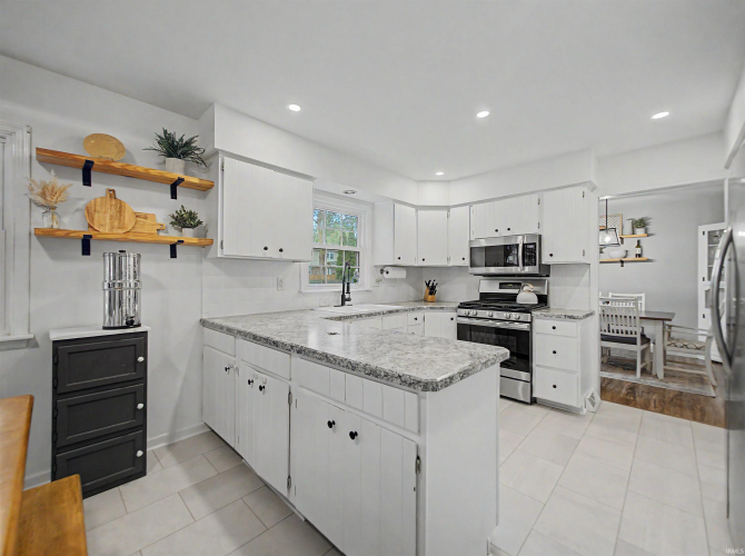 Listing Image 13