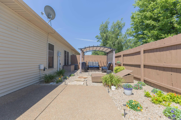 Listing Image 16