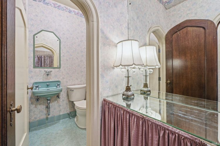 Listing Image 18