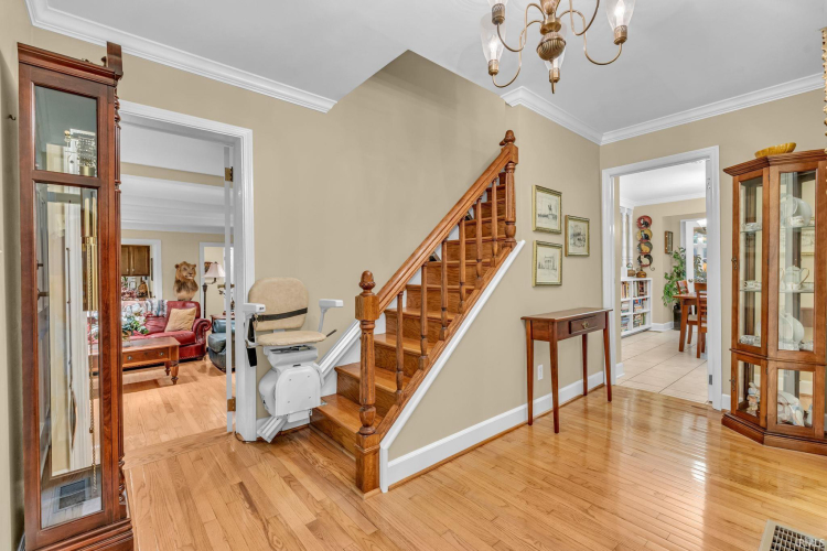 Listing Image 7