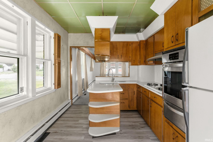 Listing Image 8