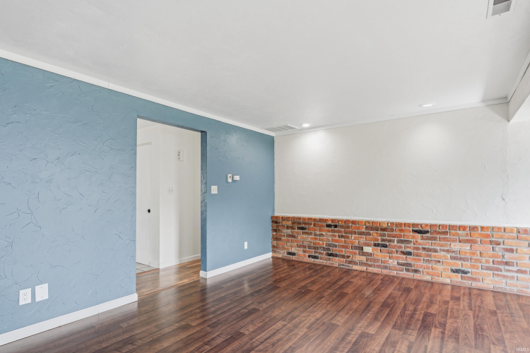 Listing Image 38