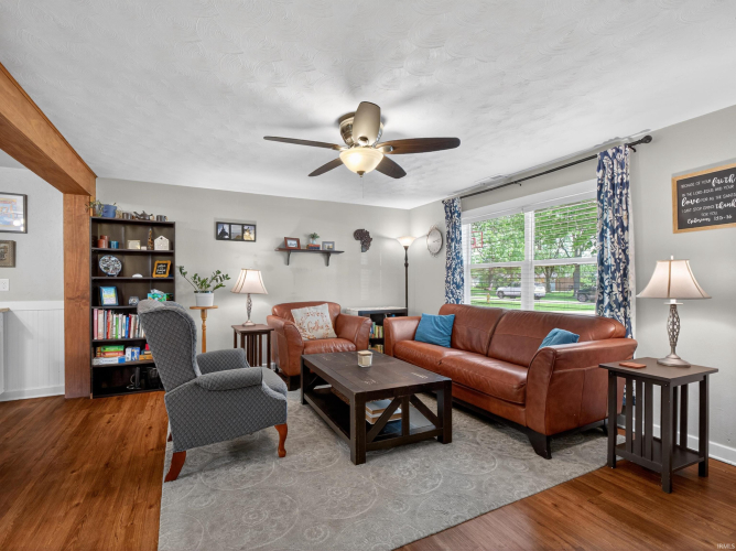 Listing Image 7