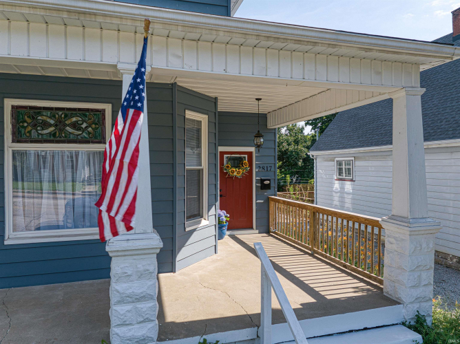 Listing Image 4