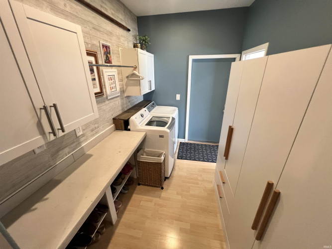 Listing Image 16