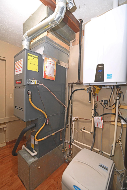 Listing Image 12
