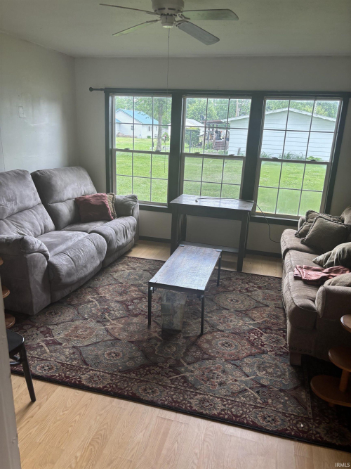 Listing Image 5