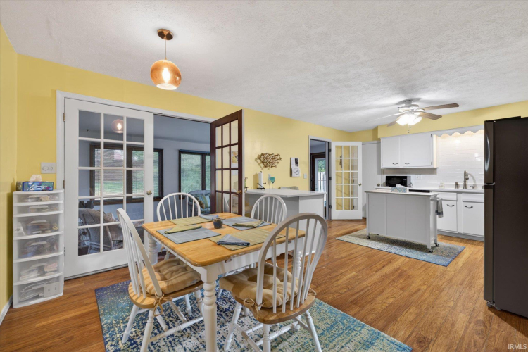 Listing Image 11