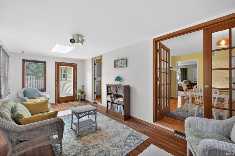 Listing Image 19