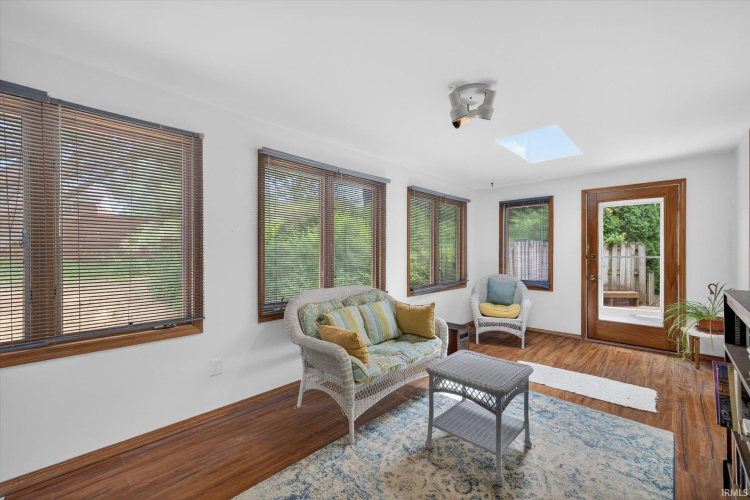 Listing Image 20