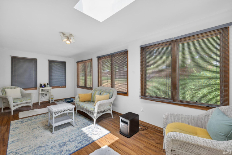 Listing Image 21