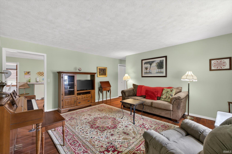 Listing Image 6