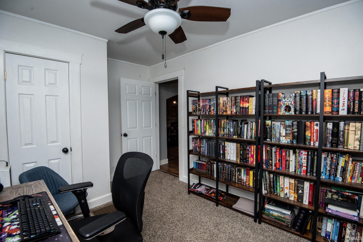 Listing Image 9