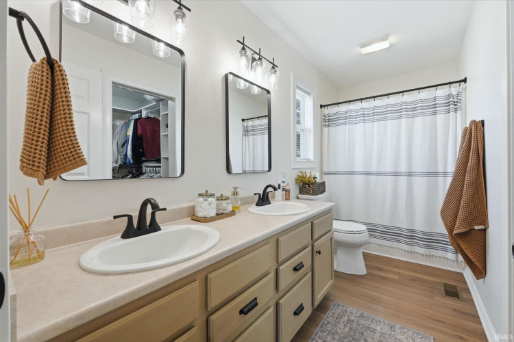 Listing Image 33